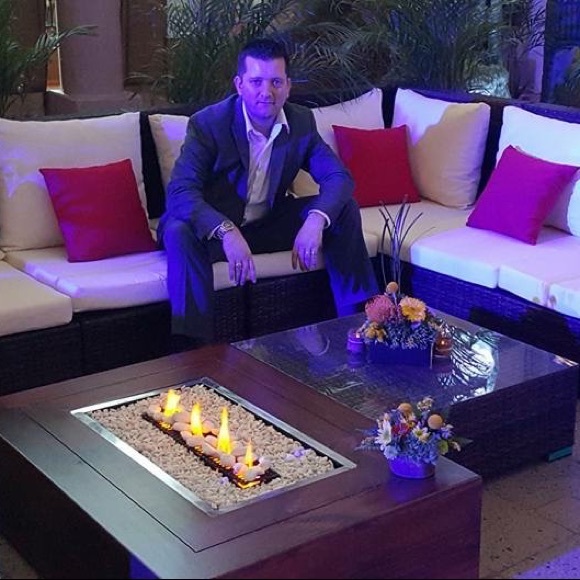 Meet your Posher, Josh - Picture 1 of 3